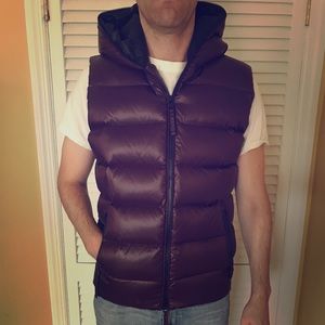 Banana Republic Hooded Puffer Vest (Burgundy)